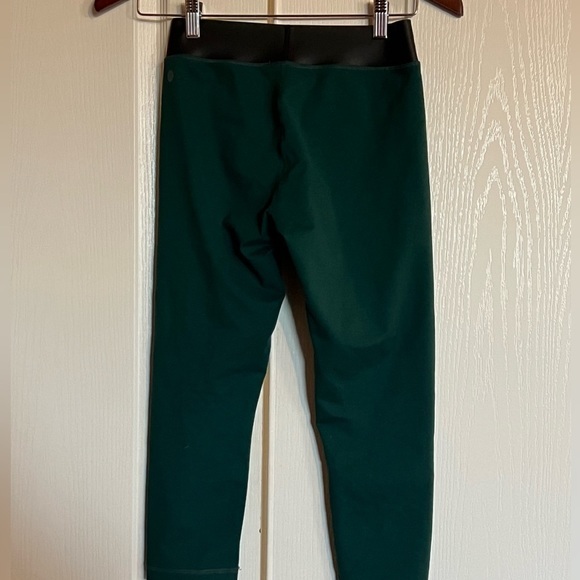 Zella emerald green cropped leggings faux leather waistband size XS‎ - Picture 4 of 8